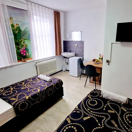 Zur Schoenen Lau- Monteurzimmer Otel Blaubeuren