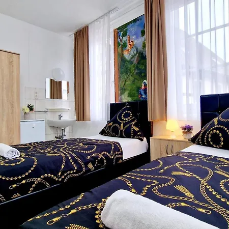 Zur Schoenen Lau- Monteurzimmer