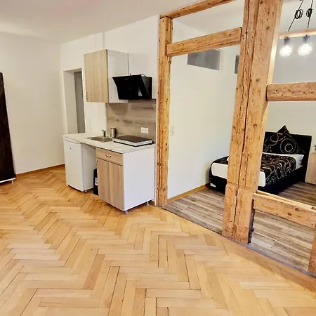 Zur Schoenen Lau- Monteurzimmer Szálloda *