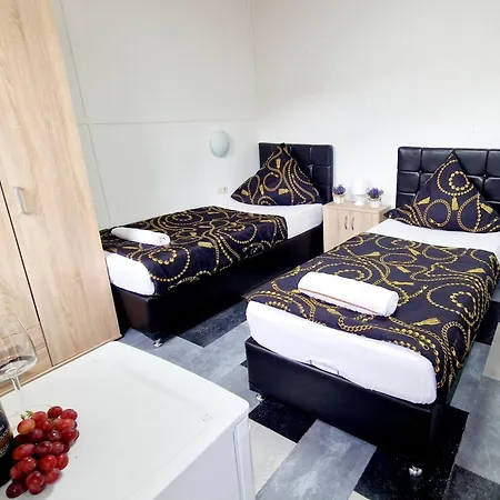 Zur Schoenen Lau- Monteurzimmer