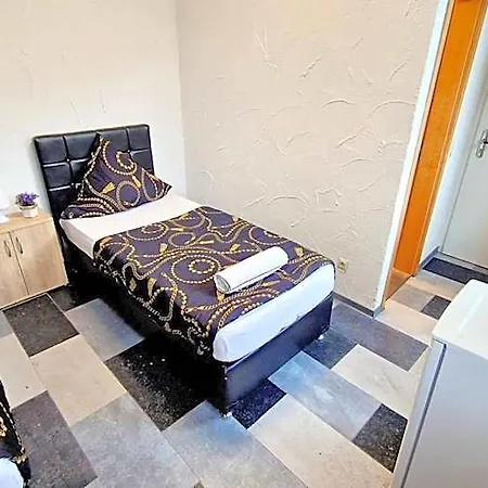 Zur Schoenen Lau- Monteurzimmer Otel Blaubeuren
