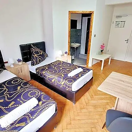 Zur Schoenen Lau- Monteurzimmer