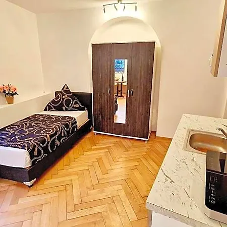 Otel Zur Schoenen Lau- Monteurzimmer Blaubeuren