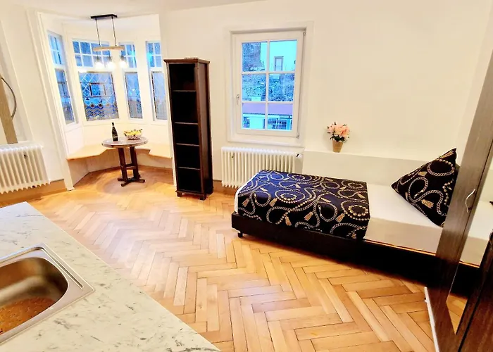 Zur Schoenen Lau- Monteurzimmer Hotel