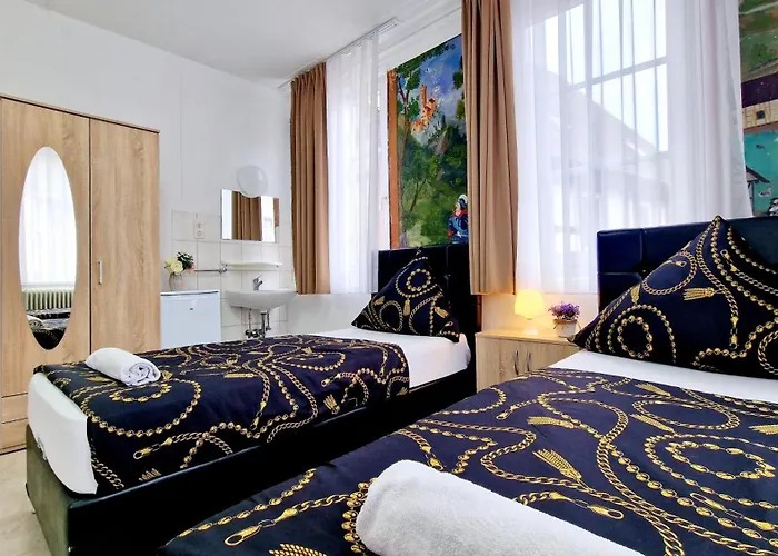 Zur Schoenen Lau- Monteurzimmer