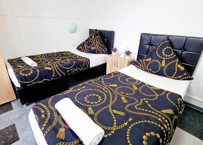 Zur Schoenen Lau- Monteurzimmer Hotel