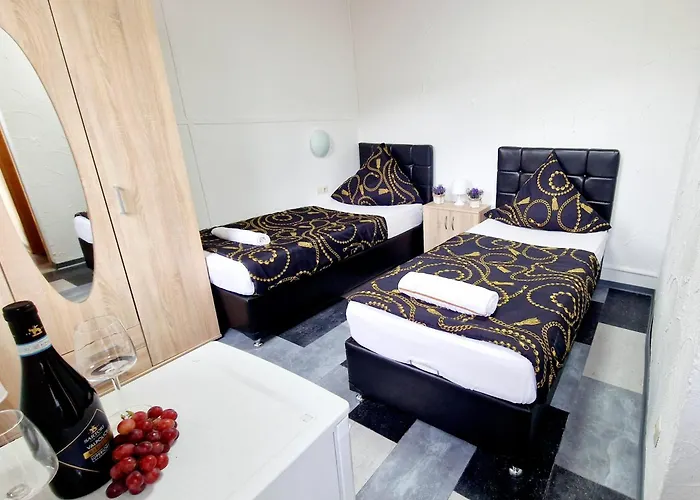 Zur Schoenen Lau- Monteurzimmer